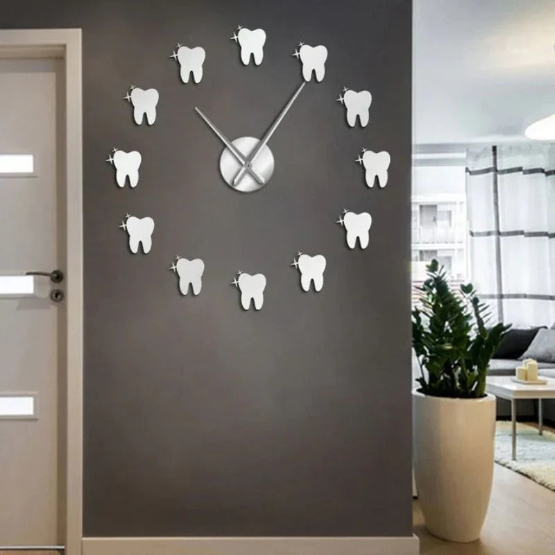 TimeDent – Decorative Wall Clock with Teeth Inspiration