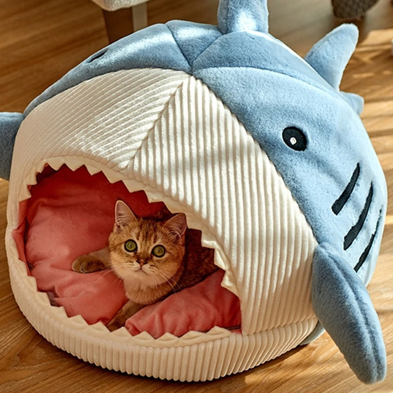 AquaPaw – Decorative Pet Bed with Shark Design