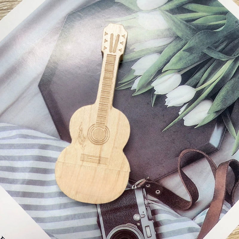 TuneKey – Guitar-Shaped USB Flash Drive with Keychain
