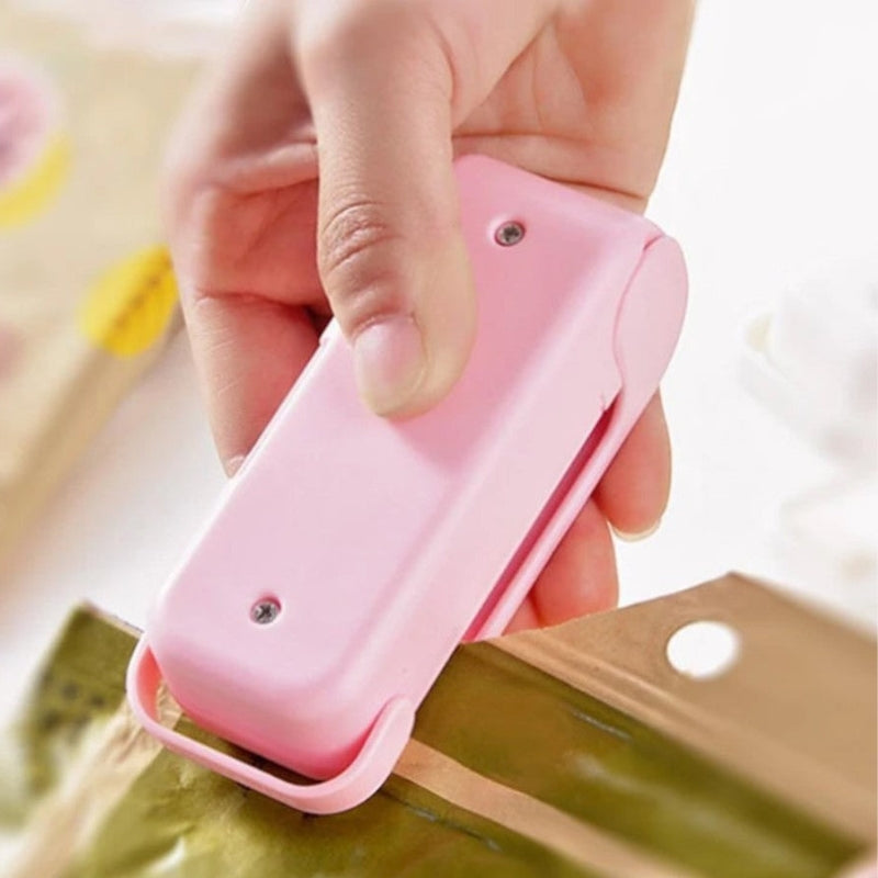 HandiPress – Portable Ceiling Tool with hand-press mechanism