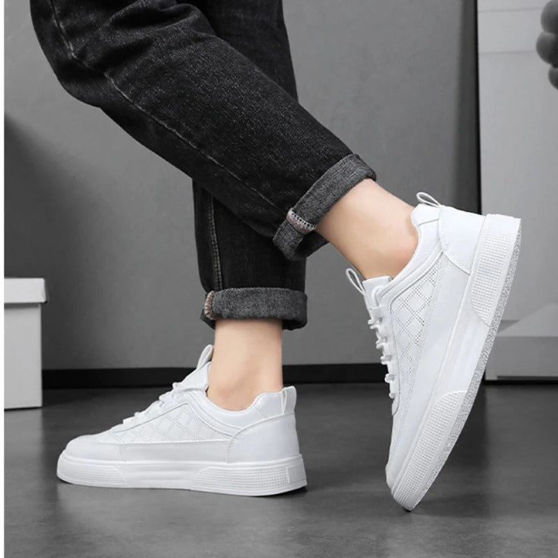 David – Sneakers with Adjustable Lace Up and Zigzag Pattern Design