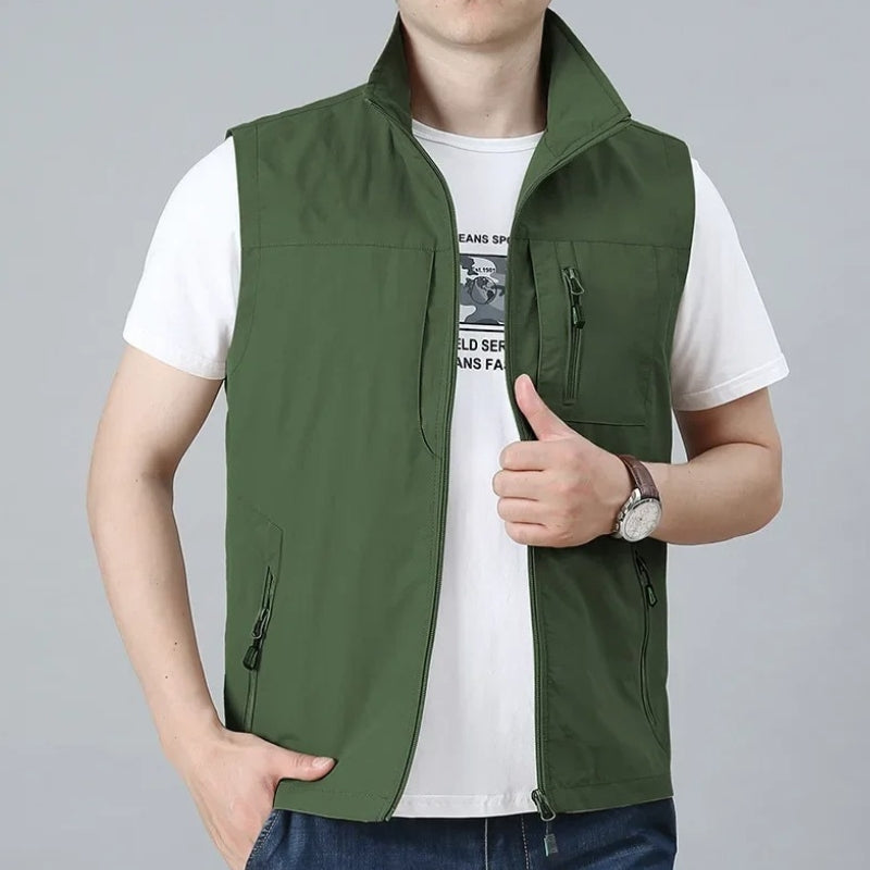 Jaxon – Sleeveless Vest with Zipper Closure and Multiple Pockets