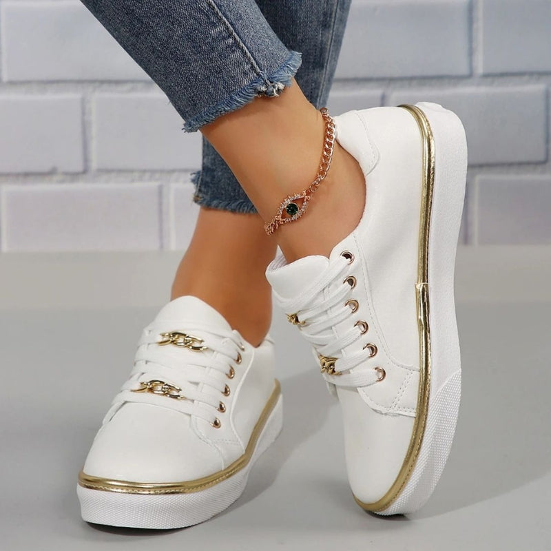 Lily – Round Toe Shoes With Lace Up And Chain Detail