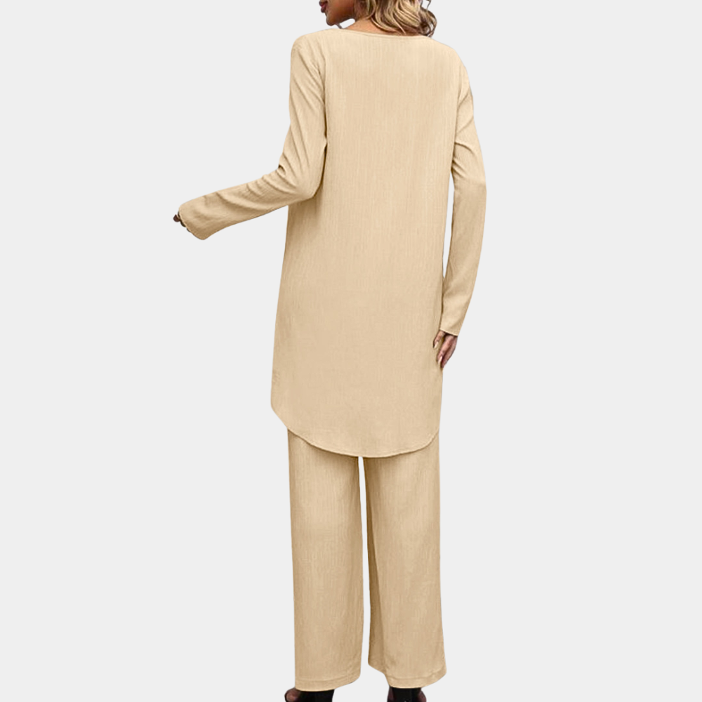 Nienke – Tweedelige Set met Top met Ronde Hals en Broek met Wijde Pijpen Velani