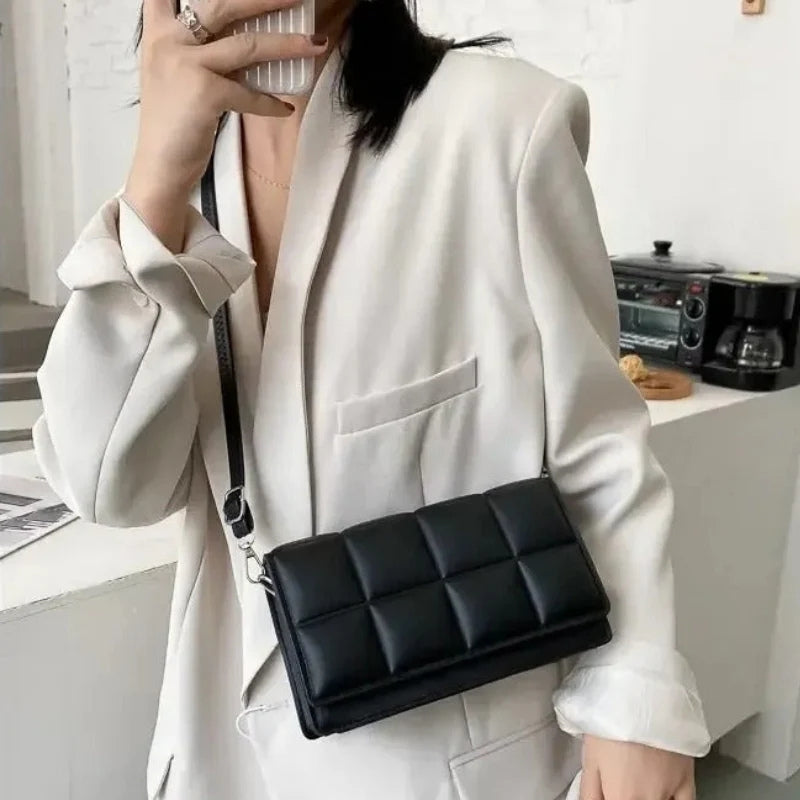 Melina – Schoudertas met Grote Inhoud en Magnetische Gesp Velani