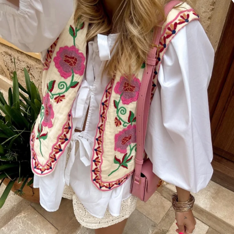 Amara – Sleeveless Vest with Floral Printed Design