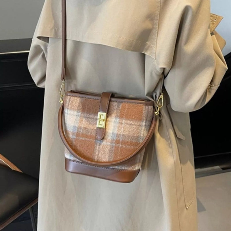 Maelle – Women's Shoulder Bag with Large Storage Space and Checkered Pattern