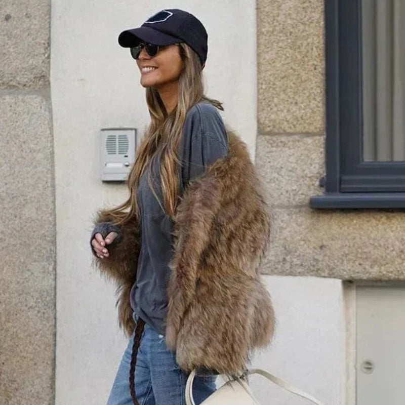 Ella – Long Sleeve Jacket with Lapel Collar and Fur Design