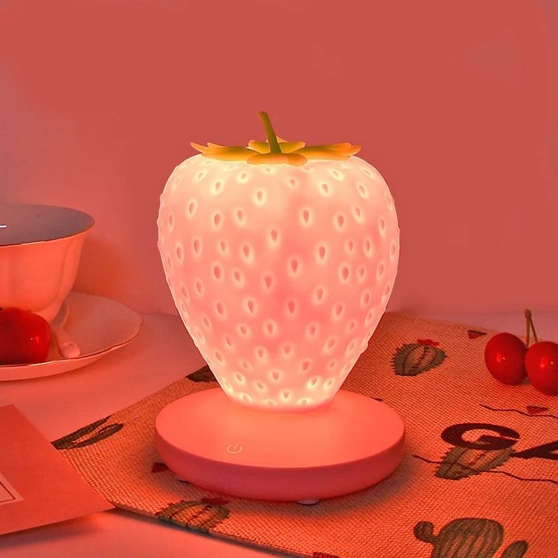 BerryGlow – LED Decoratieve Tafellamp met Aardbei Ontwerp Velani