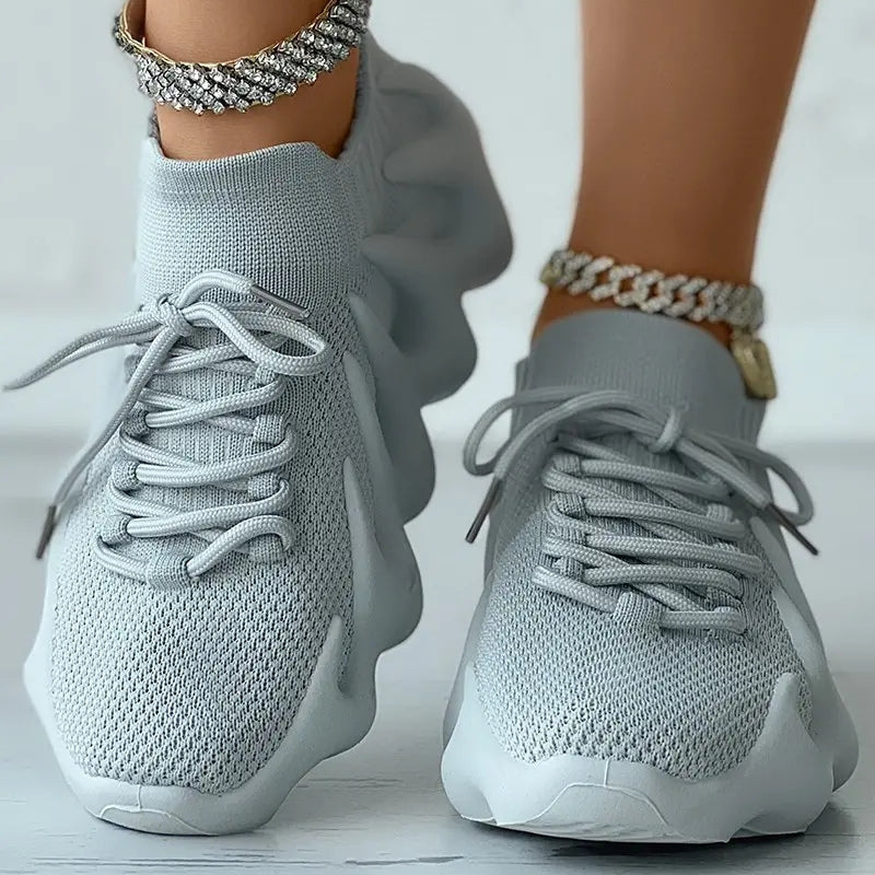 Camille – Antislip Veterschoenen met Ademend Design Velani