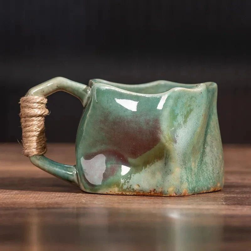 BrewEase – Koffiemok met Touwhandgreep Ontwerp Velani