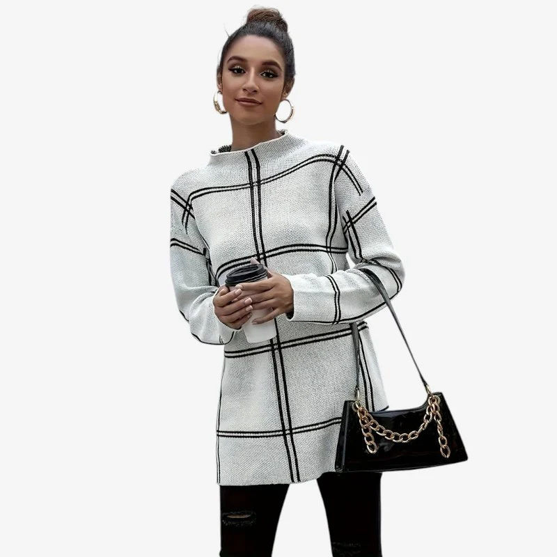 Hannah – Round Neck Sweater with Check Pattern and Long Sleeves