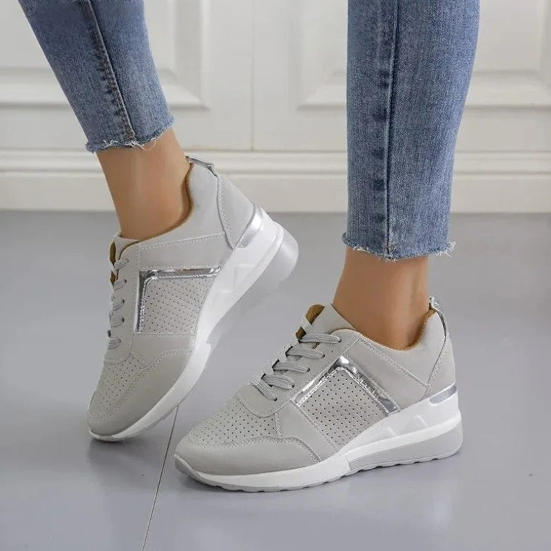 Nina – Round Toe Boots With Adjustable Laces And Breathable Design