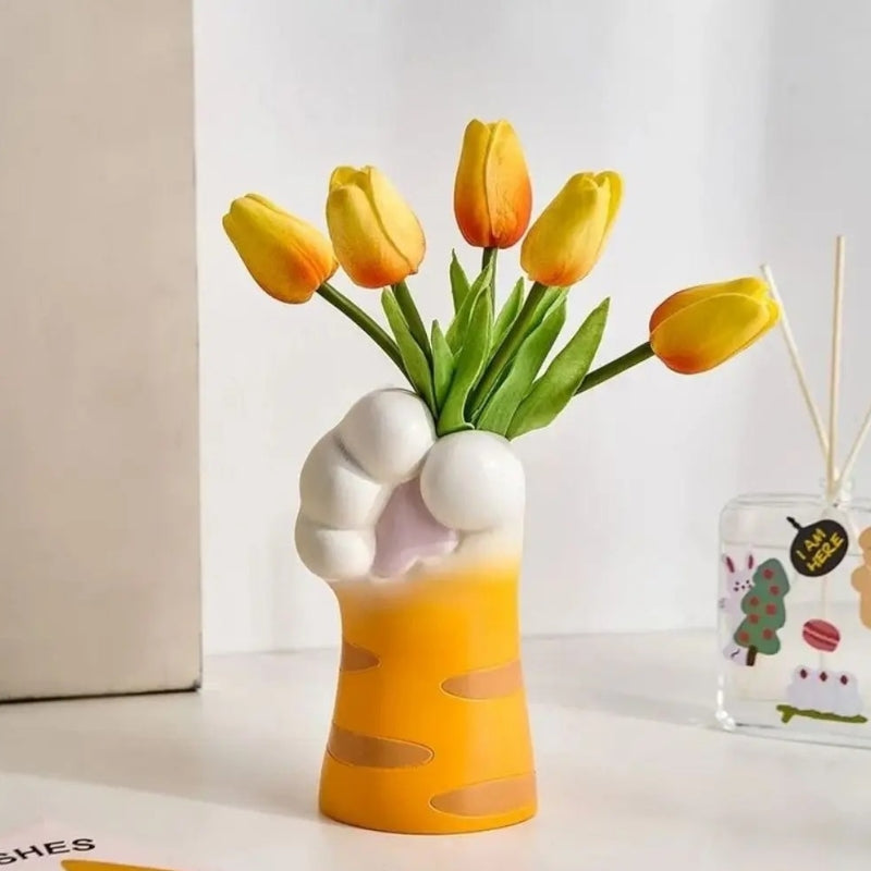 PurrBloom – Flower Vase with Cat Claw Design