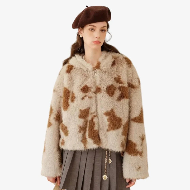 Marilyn – Long-sleeved hooded coat with side pockets and zipper