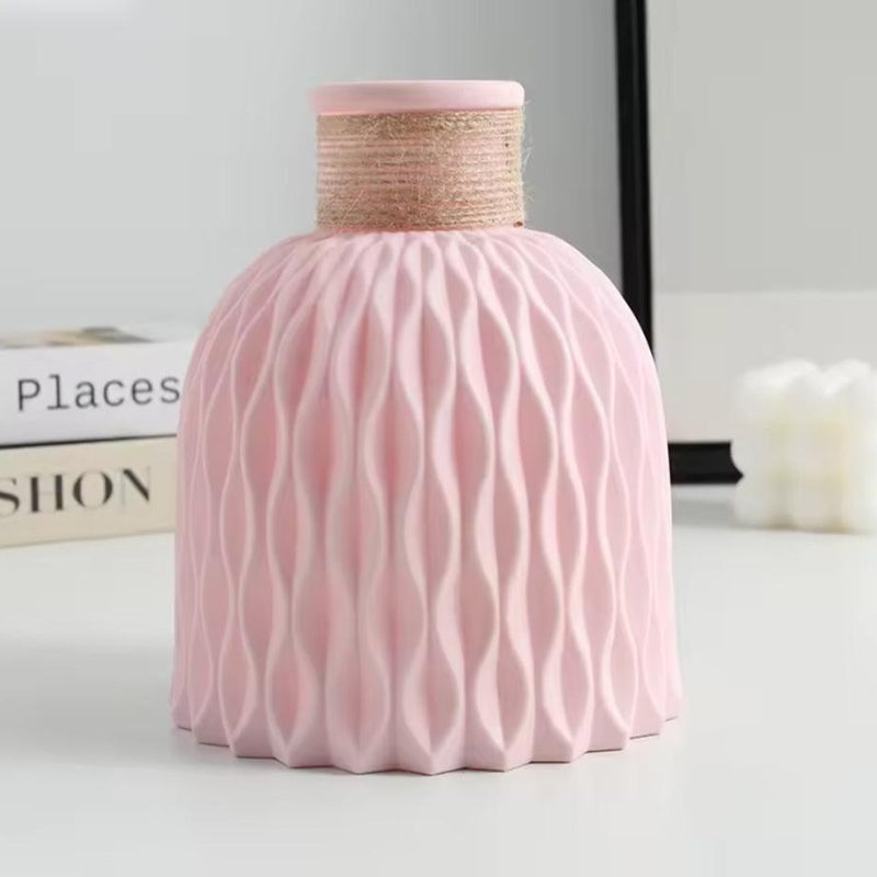 TropiKnot – Decorative Flower Vase with Pineapple-Inspired Design