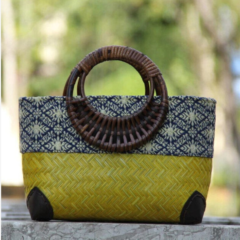Zoe – Women's Handbag with a Cheerful Pattern and Zip Pocket
