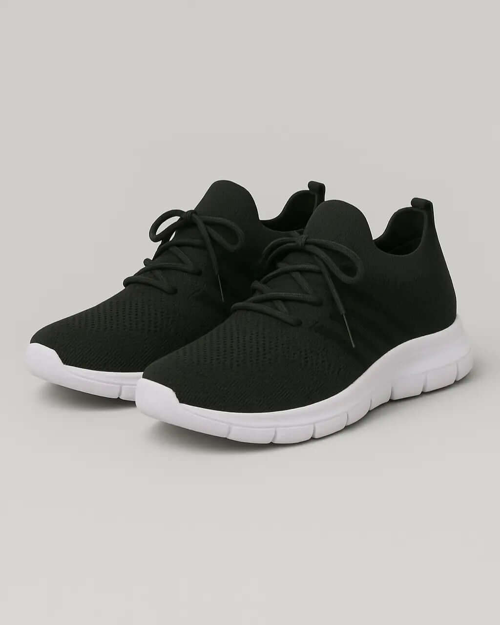 Mesh Veterschoenen Met Platte Zool-Shoes-Velani-Zwart-34-Velani