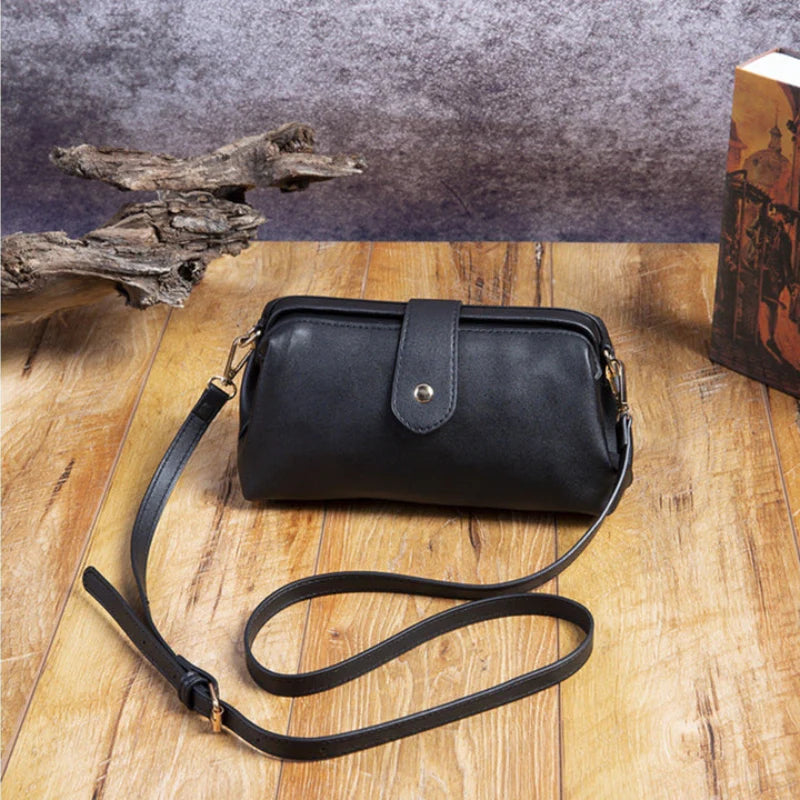 Heleen – Mini Crossbodytas met Verstelbare Bandjes en Knopsluiting Velani