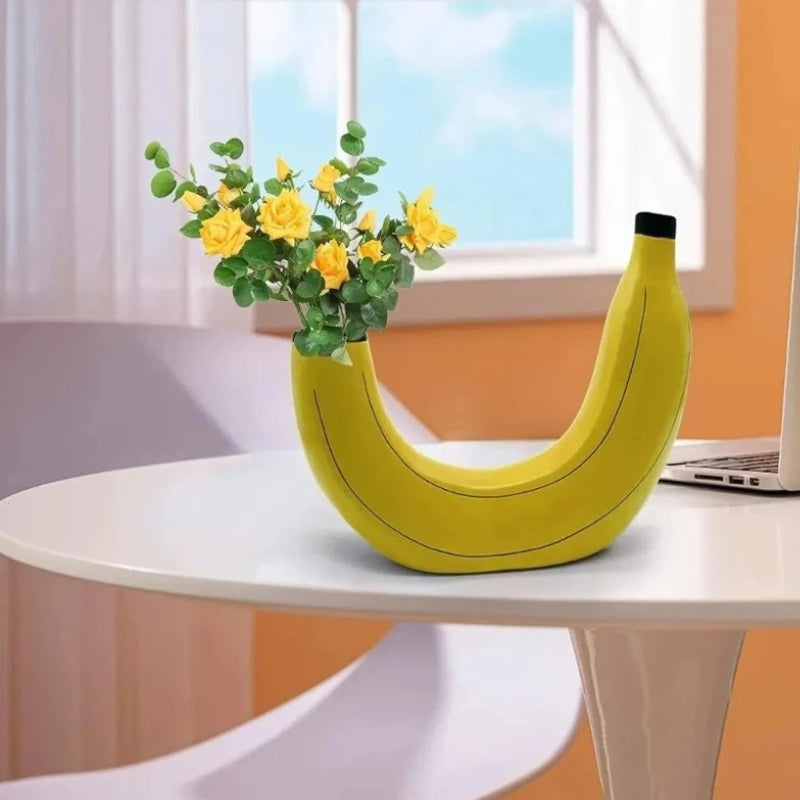 DecoCurve – Decorative Banana Vase with a Semicircular Design