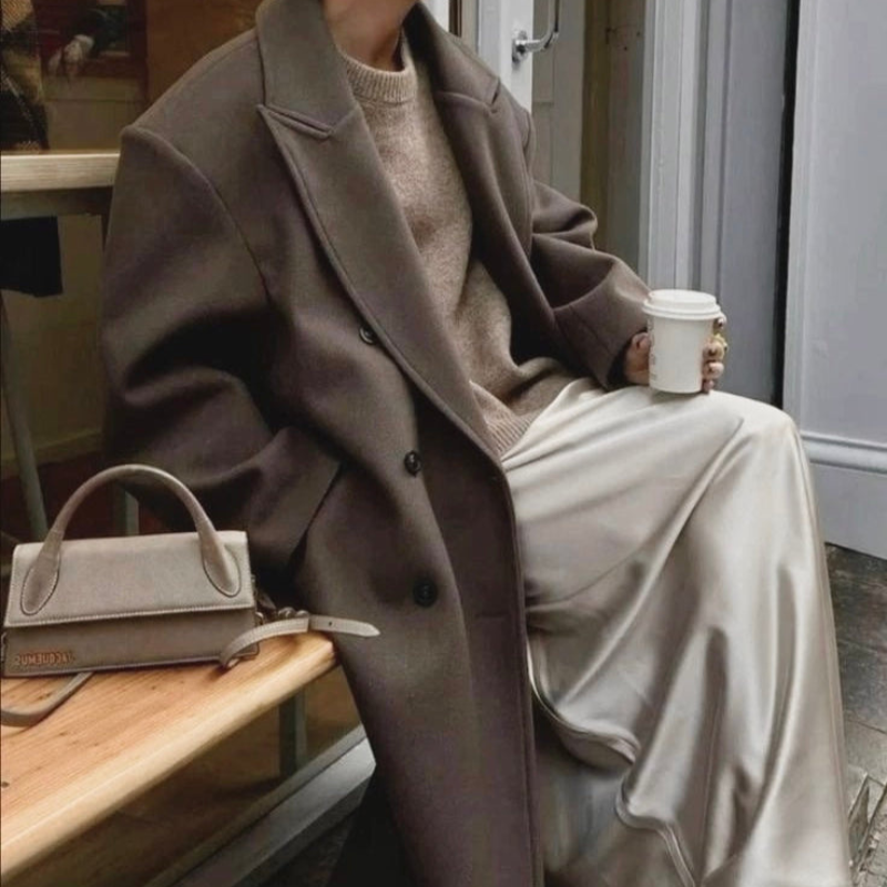 Ashley – Jas met Reverskraag Lang Model Doorknoopsluiting en Lange Mouwen Velani