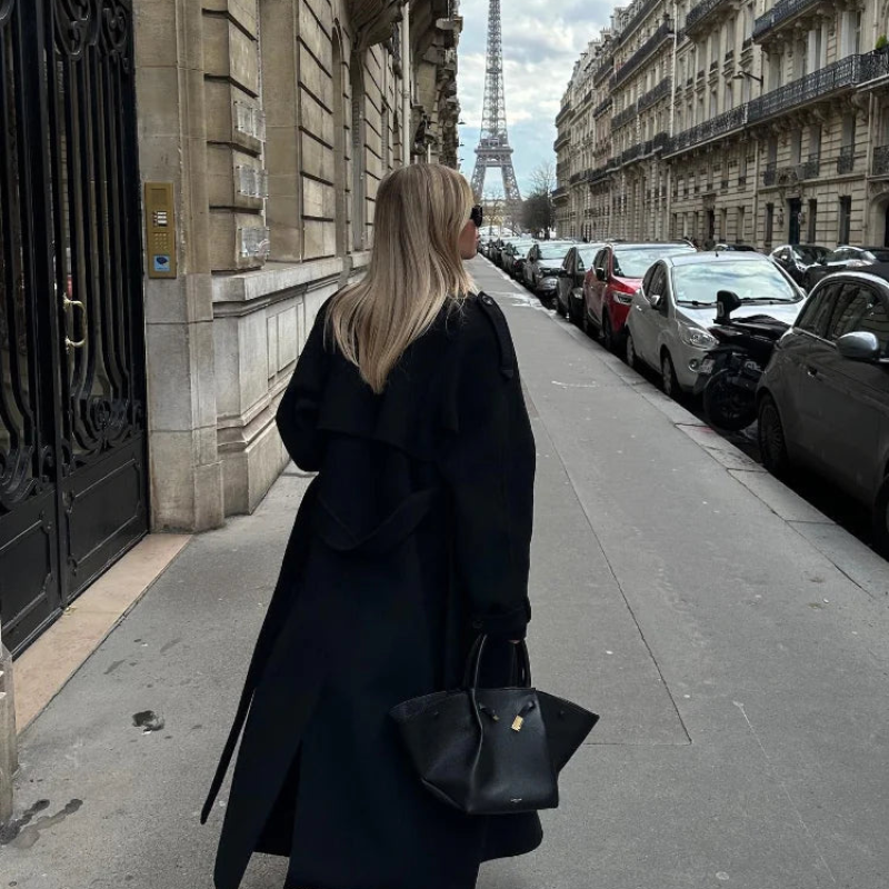 Ashley – Lange jas met riem reverskraag knoopsluiting en zakken Velani