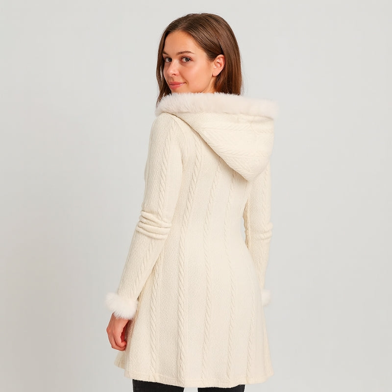 Natalia – Jas met Lange Mouwen en Kap met Hoornknopen Velani