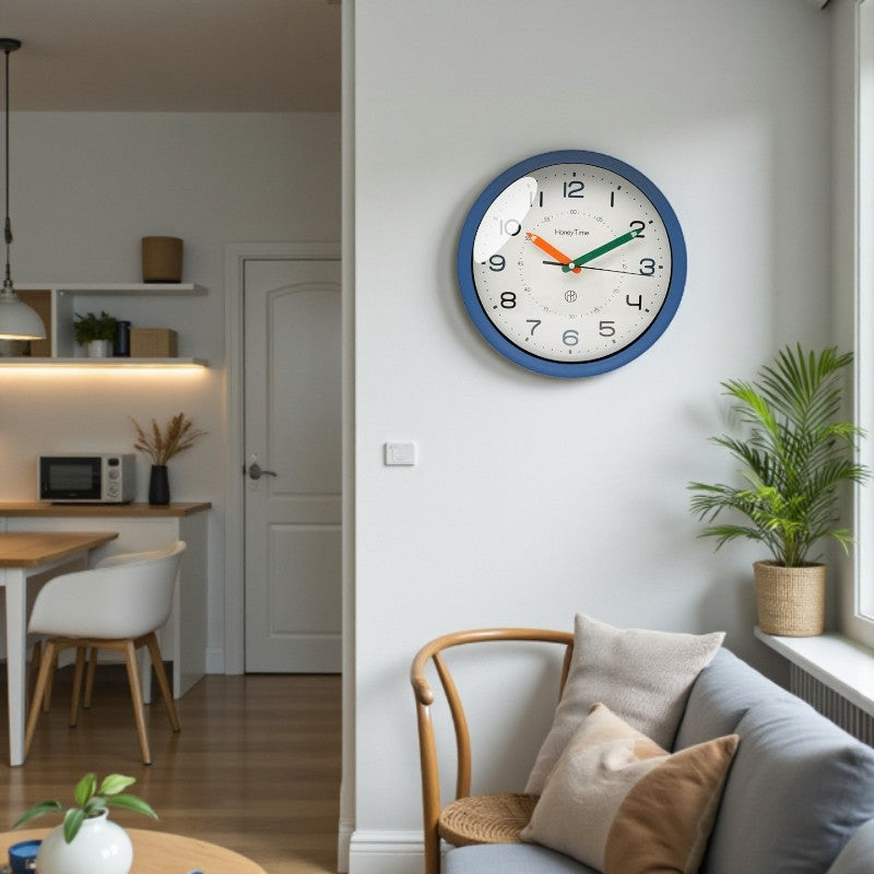 NordicTime – Ronde Wandklok met Duidelijke Cijfers Ontwerp Velani