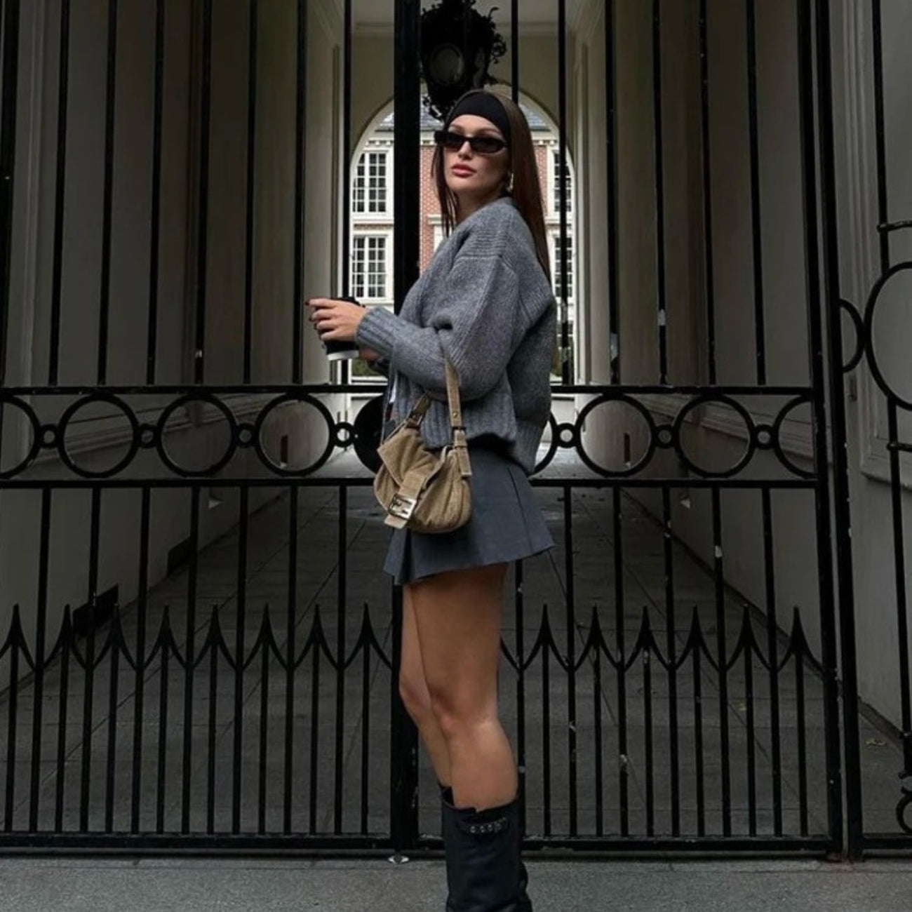 Riley – Round Neck Sweater with Long Sleeves and Zipper