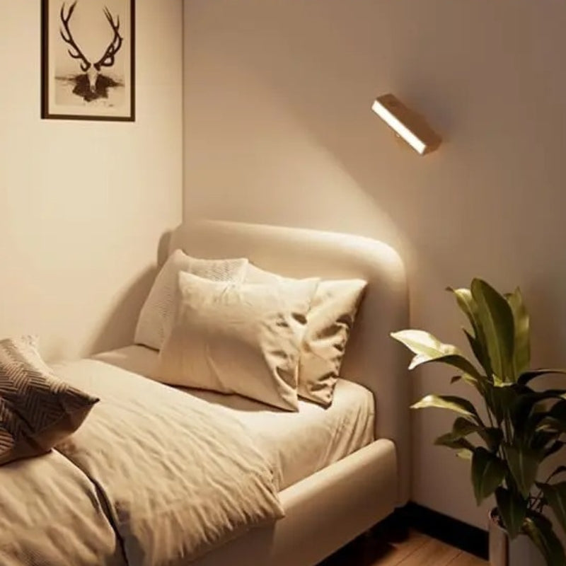 LumiRotate – Wandlamp met Draaibare Standaard Velani