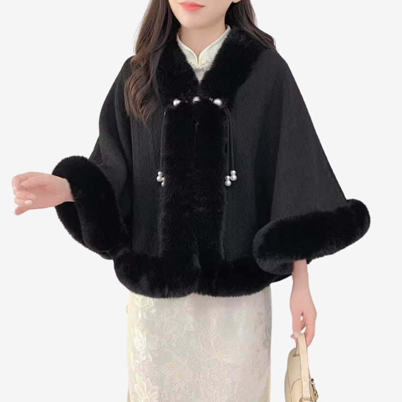 Ariana – Fluffy Poncho met Lange Mouwen en Koord Velani