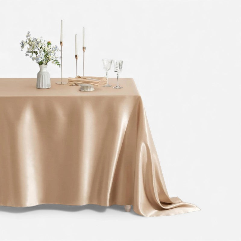 LuxeSatin – Tafelkleed met Wasbaar Ontwerp Velani