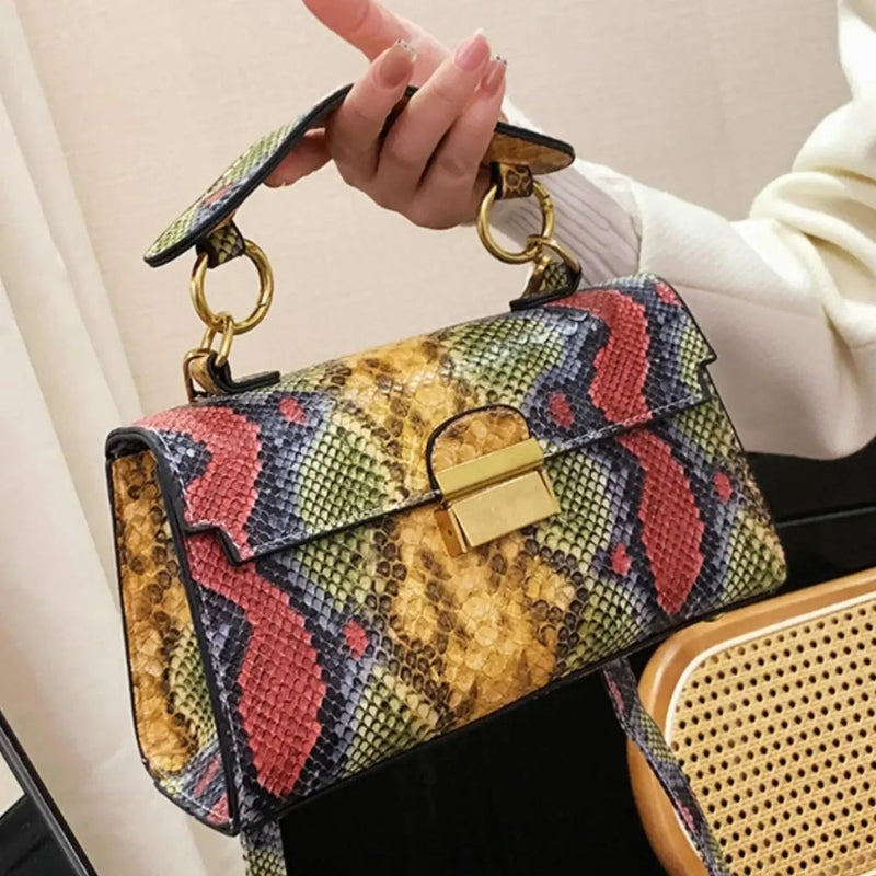 Bella – Handbag with Adjustable Shoulder Strap and Print