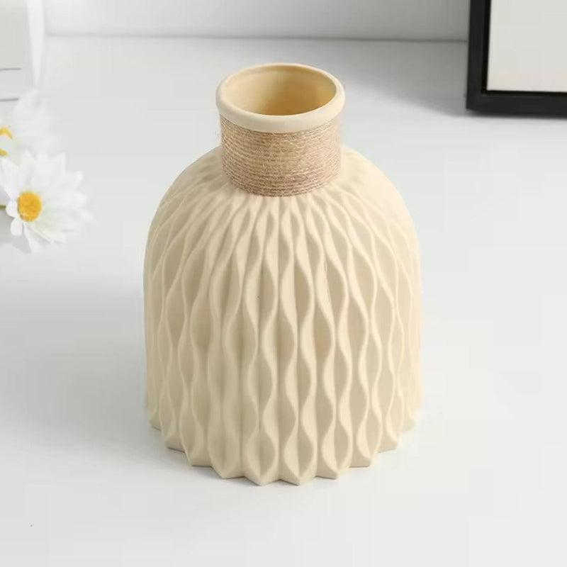 TropiKnot – Decorative Flower Vase with Pineapple-Inspired Design