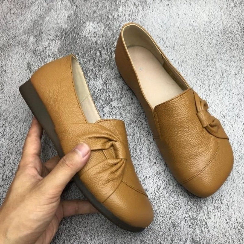Zoe – Round Toe Shoes with Slip On Design