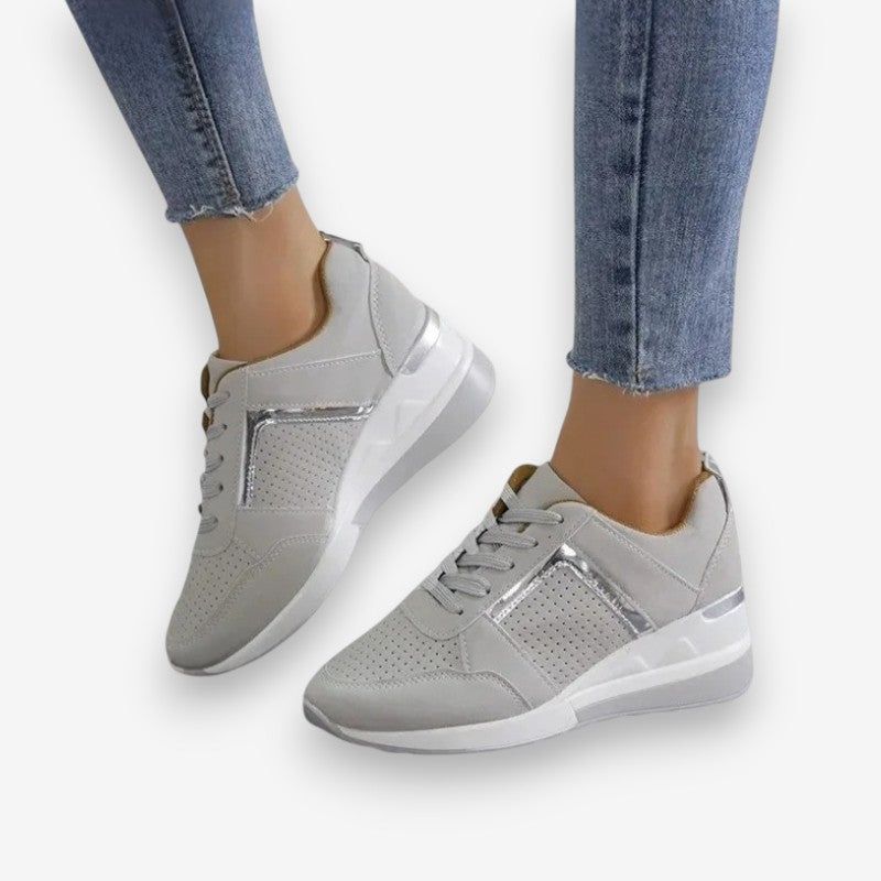 Nina – Round Toe Boots With Adjustable Laces And Breathable Design