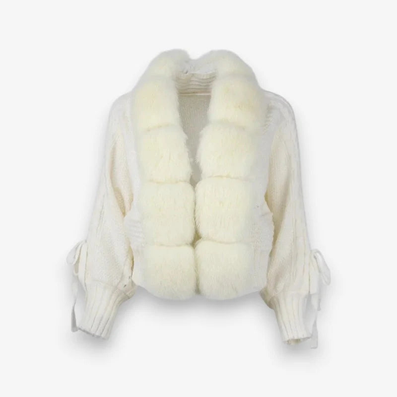 Sophia – Oversized jacket with long sleeves and fur collar