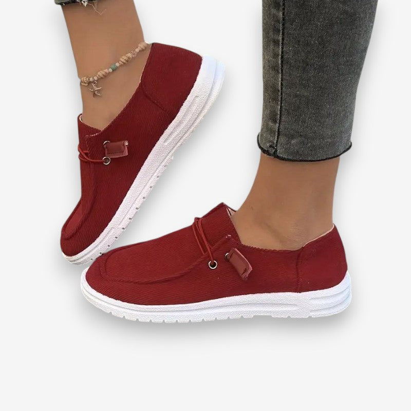 Alina – Round Toe Flats With Ribbed Detail Design