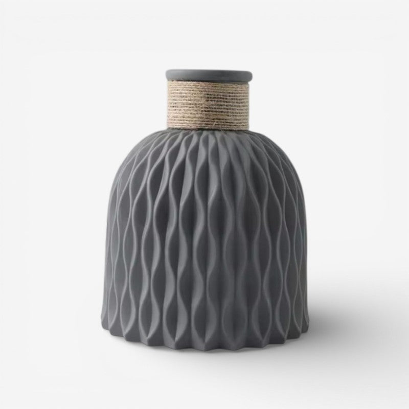 TropiKnot – Decorative Flower Vase with Pineapple-Inspired Design