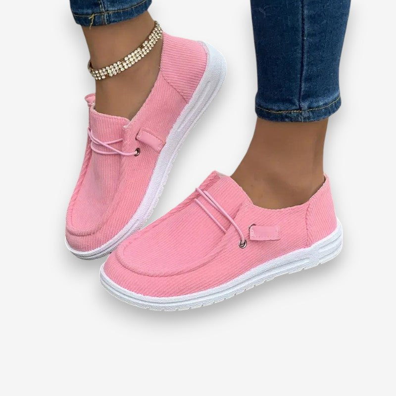 Alina – Round Toe Flats With Ribbed Detail Design