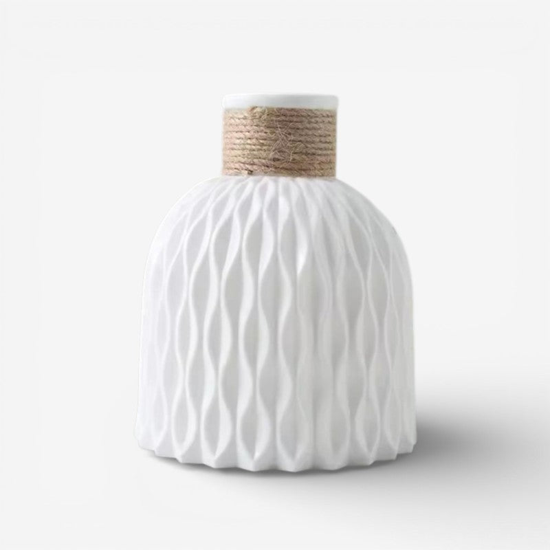 TropiKnot – Decorative Flower Vase with Pineapple-Inspired Design