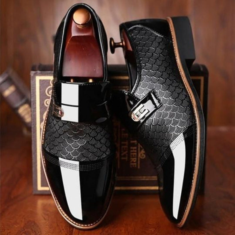 Nathan – Shoes with Round Toe and Embossed Pattern