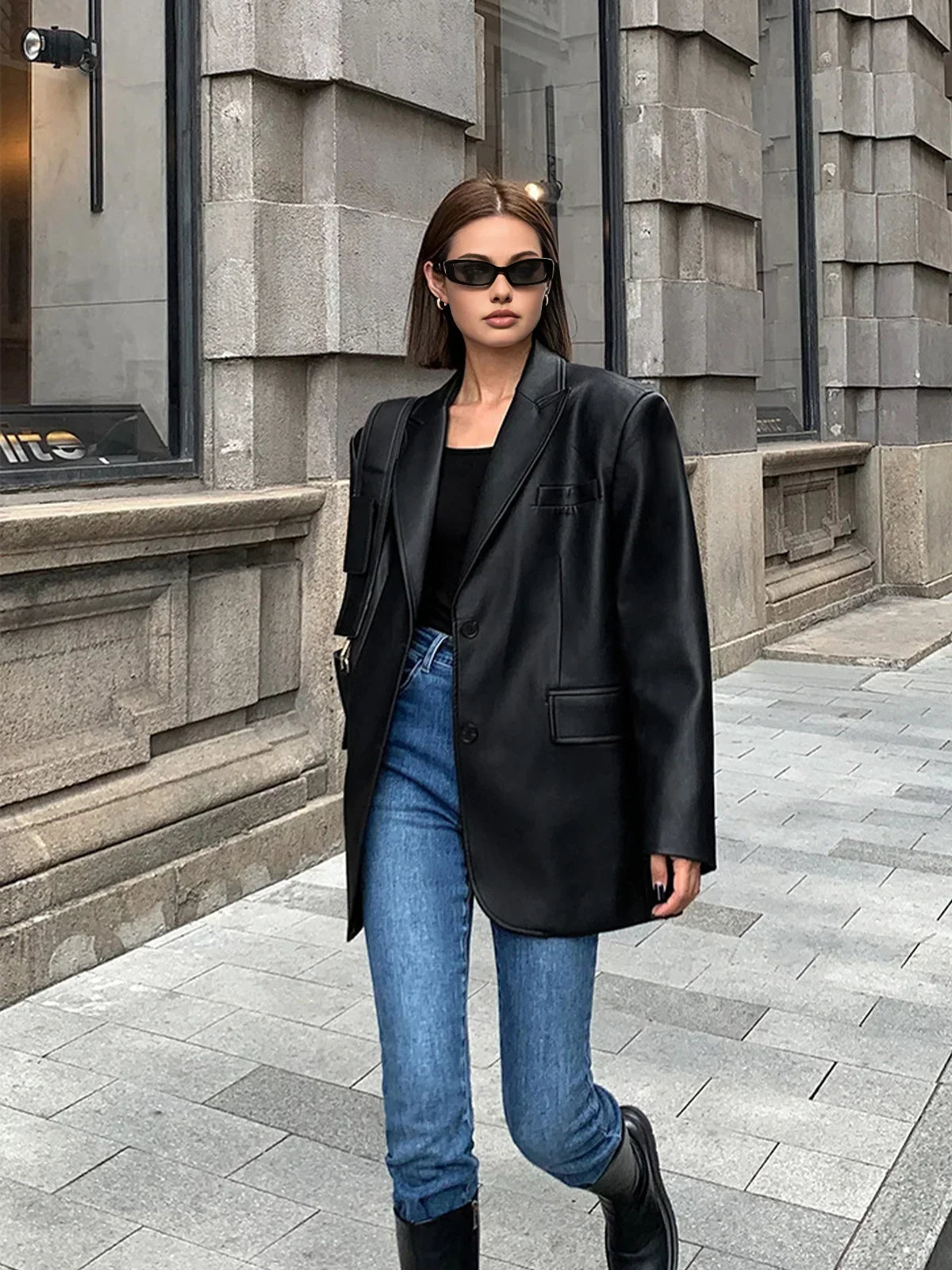 Vent - Women's Oversized Blazer with Notched Lapel Collar