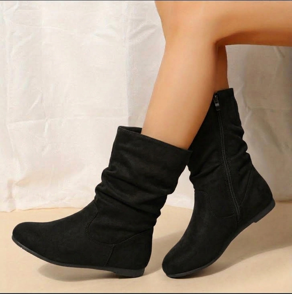 Clara – Round Toe Boots with Anti-Slip Grip