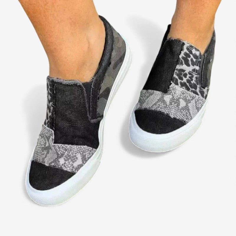 Adele – Flat shoes with printed design and round-toe