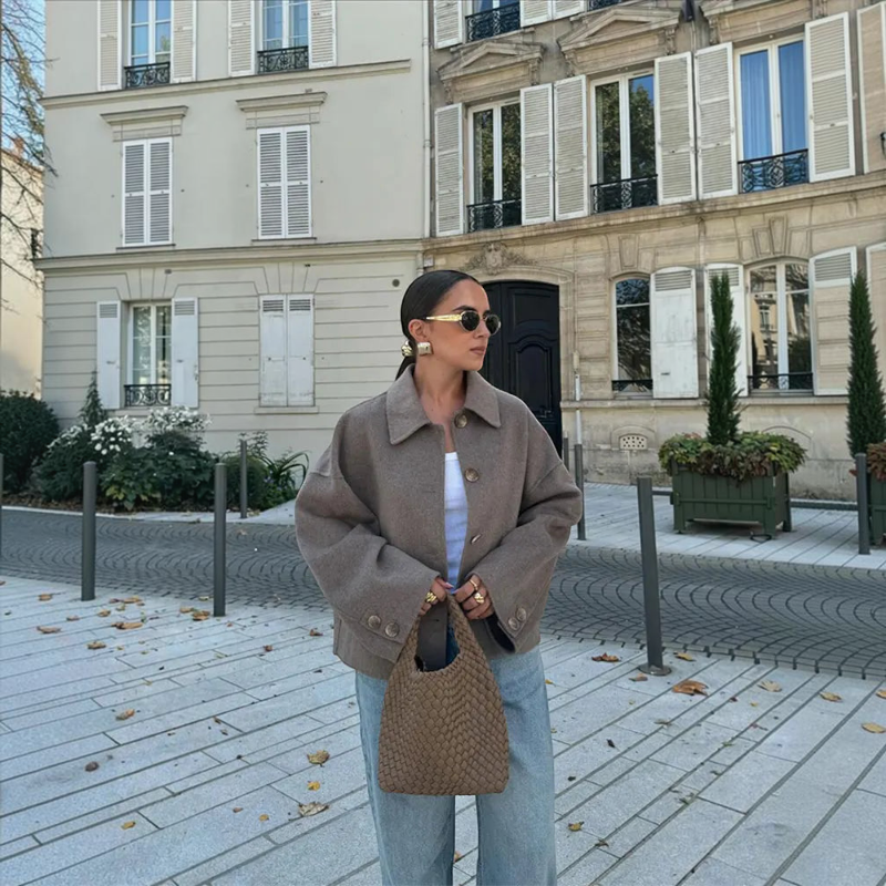 Chic Women’s Lapel Collar Button-Up Jacket