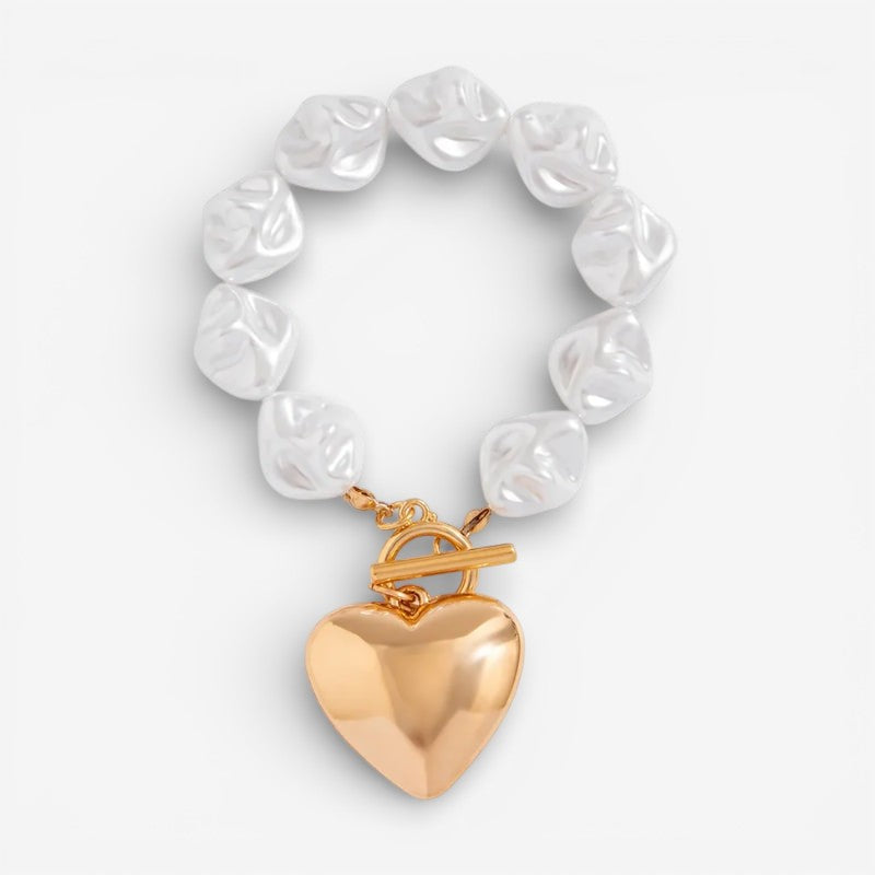 Bella – Decorative Round Bracelet with Heart-Shaped Design