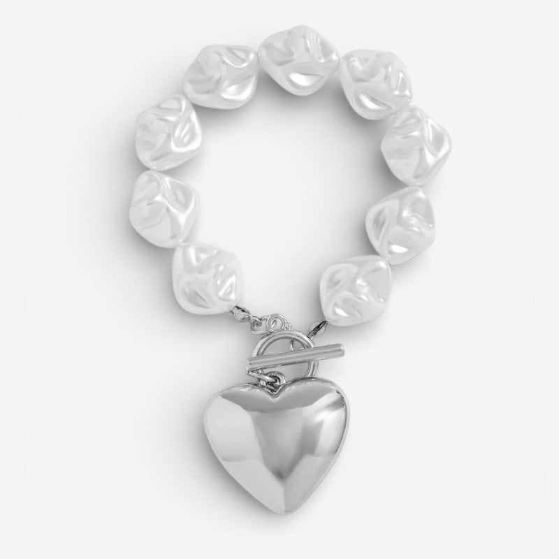 Bella – Decorative Round Bracelet with Heart-Shaped Design