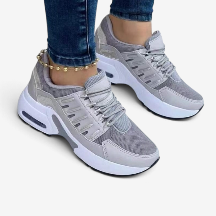 GripSneak – Lace-Up Sneakers with Round Toe and Flexible Rubber Outsole