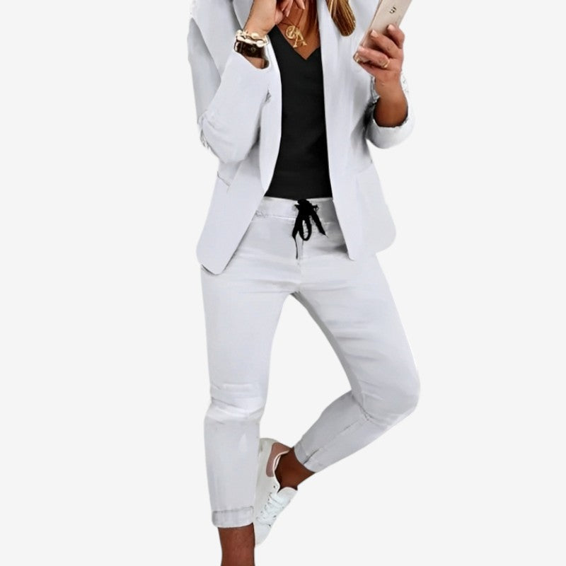 Camila – Pak met lange mouwen, blazer en broek met omgeslagen kraag Velani